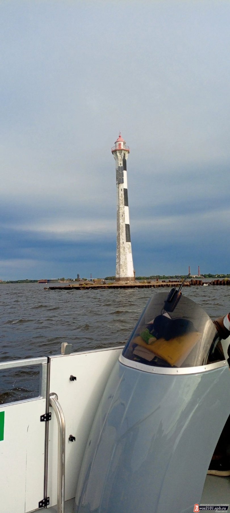 На воде