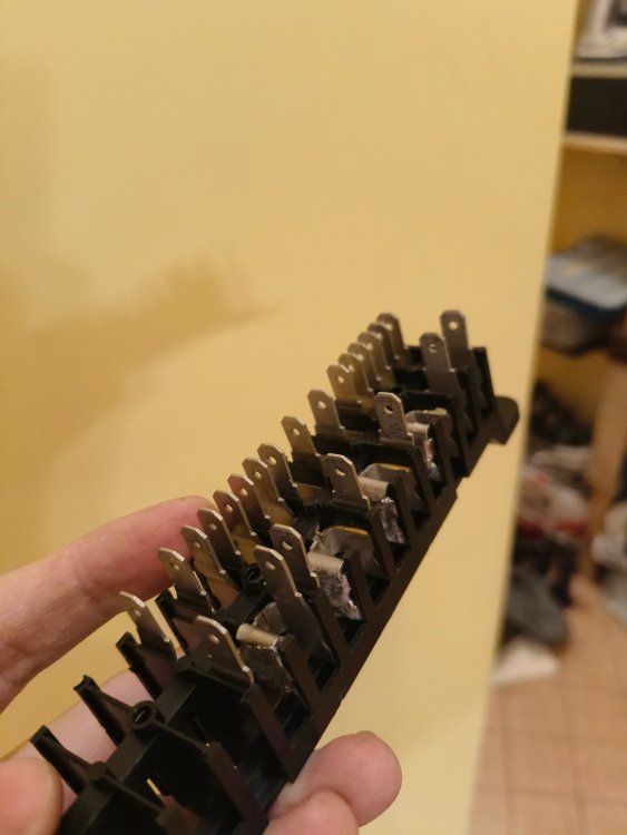 DEZ4u6DXtPQ.thumb.jpg.af36b8f931fae5e63881b6205ef3d368.jpg