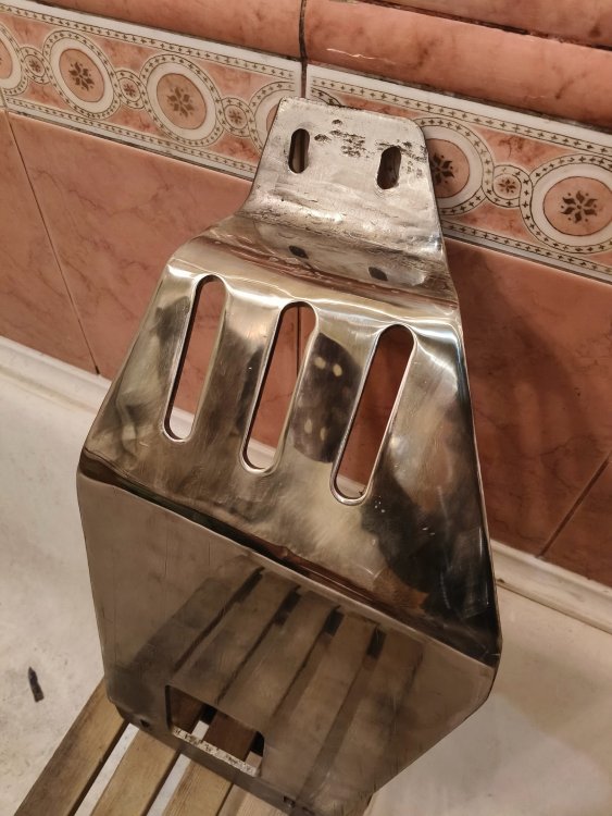 ztNr7QU1xjE.thumb.jpg.82860f98a49156d505c0141460815808.jpg