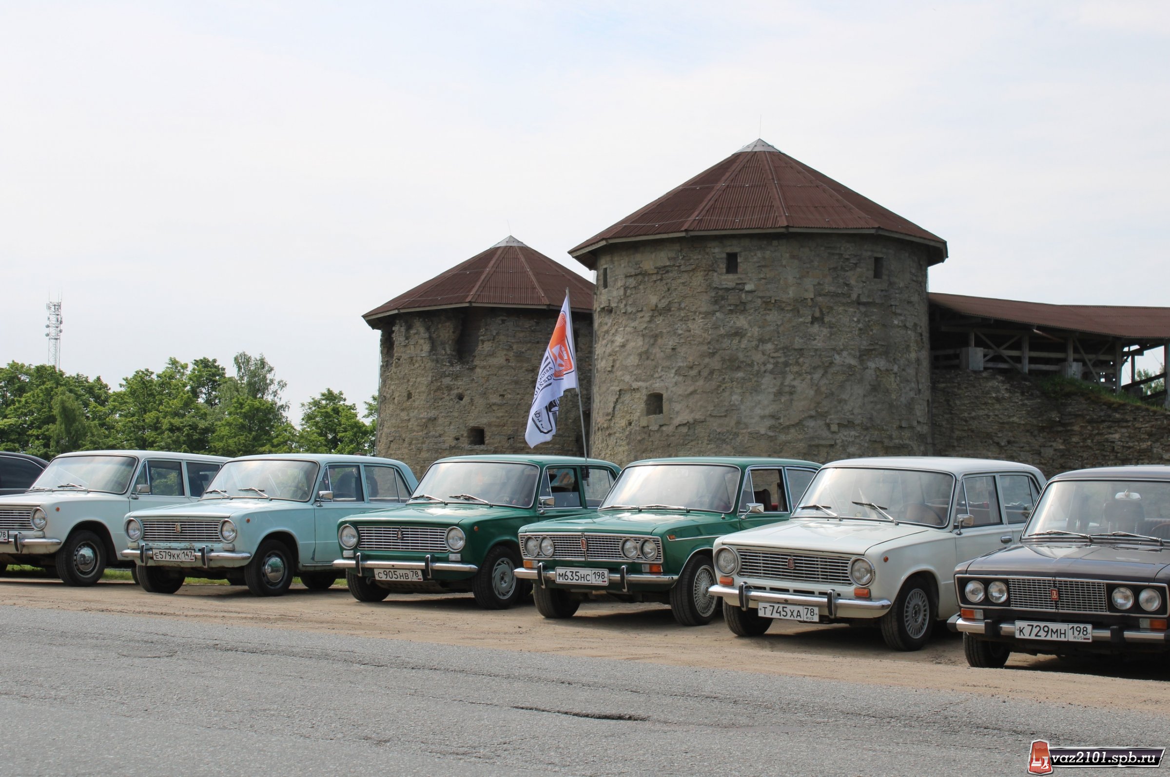 large.lada_cars.jpg.0e25ad2094dc2e5c009f
